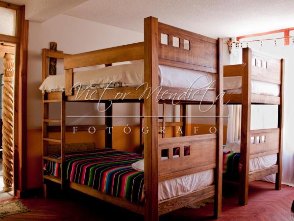 Hostal San Fransiskuni : photo 3 de la chambre  lit simple en dortoir avec salle de bains commune