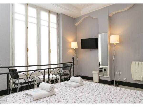 Hi Valencia Canovas : photo 2 de la chambre chambre double standard avec salle de bains privative séparée 