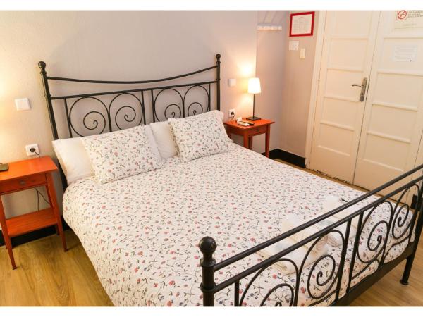 Hi Valencia Canovas : photo 1 de la chambre chambre double basique avec salle de bains commune