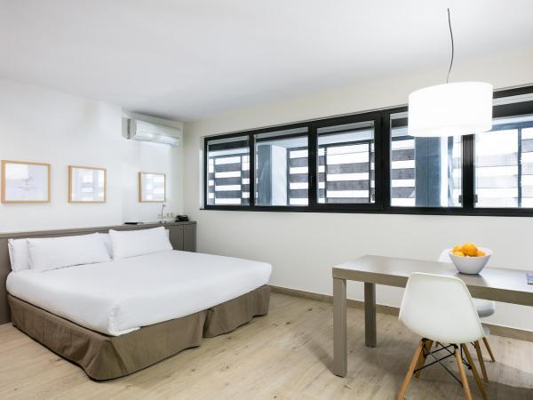 Aparthotel Bcn Montjuic : photo 1 de la chambre chambre double ou lits jumeaux