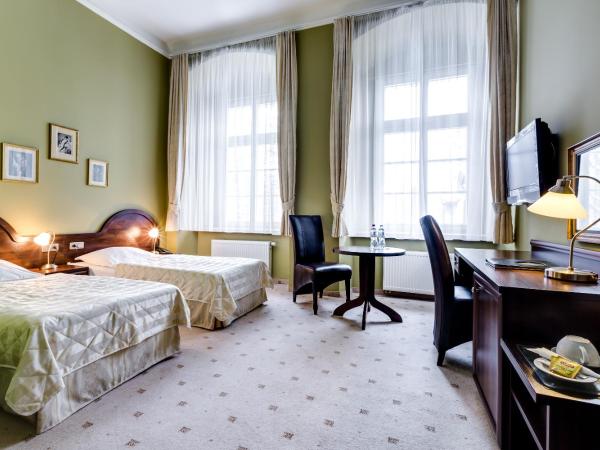 Pałac Spiż koło Karpacza : photo 3 de la chambre chambre triple