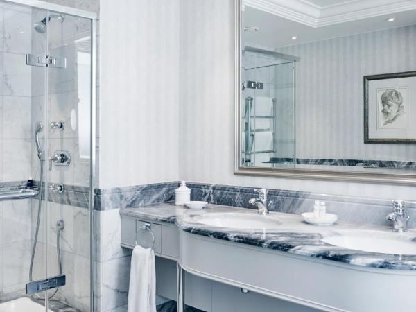 Hotel Kämp : photo 1 de la chambre chambre king exécutive avec accès au salon