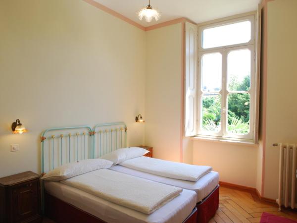 Hotel&Hostel Montarina : photo 2 de la chambre chambre lits jumeaux avec salle de bains commune