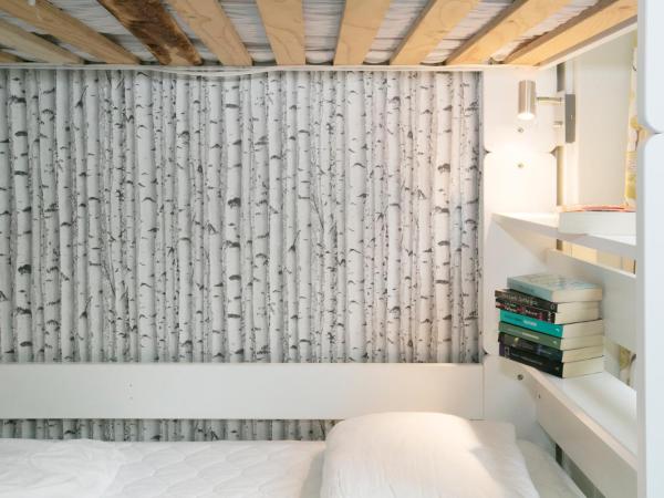 Slottsskogens Hostel : photo 5 de la chambre chambre lits jumeaux Économique avec salle de bains commune (sans fenêtre)