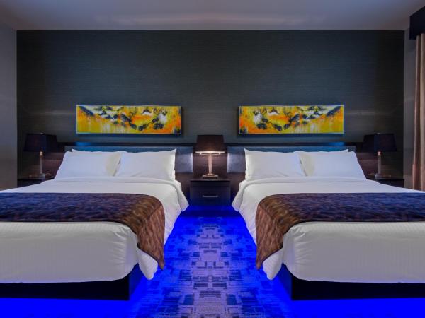 Applause Hotel Calgary Airport by CLIQUE : photo 3 de la chambre chambre avec 2 grands lits queen-size 