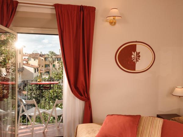 Hotel Cardinal of Florence - recommended for ages 25 to 55 : photo 2 de la chambre chambre double deluxe avec balcon