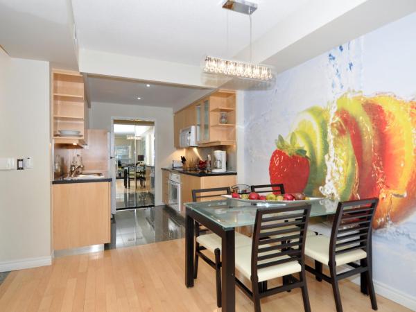 Yonge Suites Furnished Apartments : photo 5 de la chambre hébergement junior 2 chambres - 2 baignoires