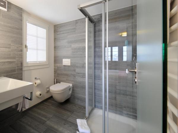 Alpinhotel Bort : photo 10 de la chambre chambre double avec vue sur l'eiger