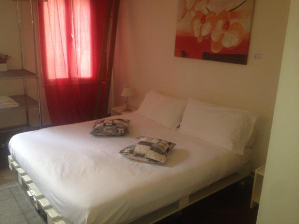 19 Borgo Cavour : photo 9 de la chambre chambre double - vue sur jardin