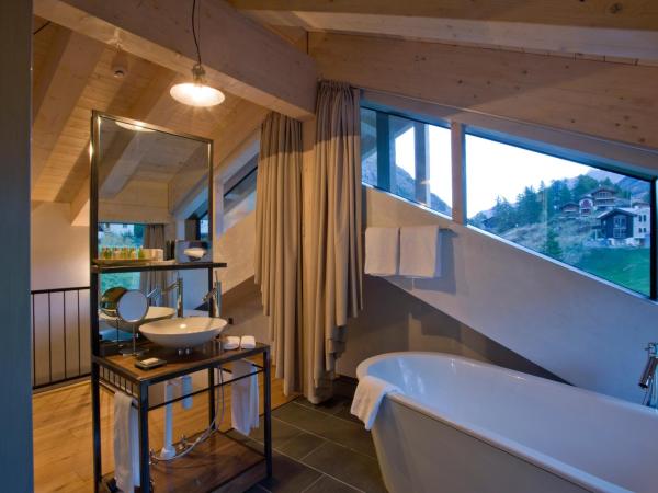 Matterhorn FOCUS Design Hotel : photo 3 de la chambre suite dom sur le toit - vue sur mont cervin - maison b