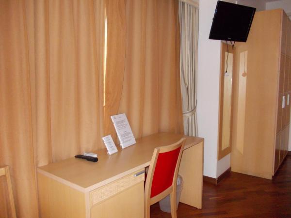 Hotel Catania Town : photo 5 de la chambre chambre quadruple