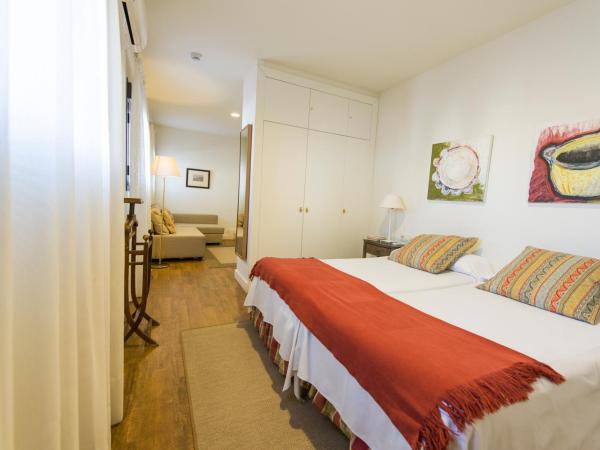 Hotel Alcántara : photo 5 de la chambre chambre familiale