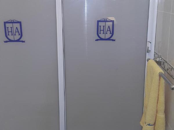 Hotel Avenida : photo 4 de la chambre chambre triple