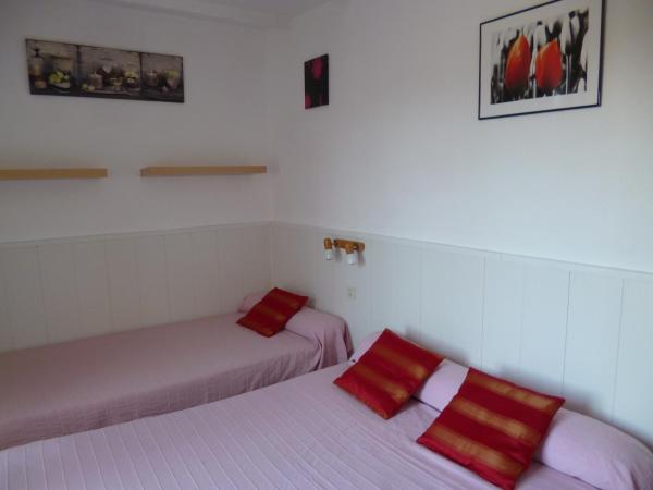 Hôtel le Calypso : photo 8 de la chambre chambre triple avec terrasse