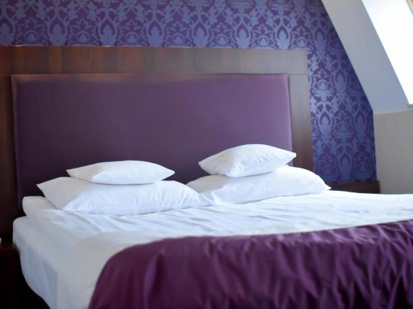 Hotel Zamek Centrum : photo 7 de la chambre chambre deluxe double ou lits jumeaux