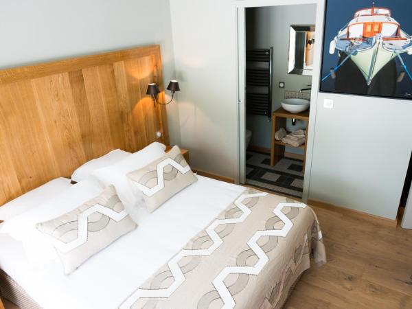 Ferret Vigne - Villa Chambres d'Hôtes : photo 5 de la chambre chambre double avec balcon privatif