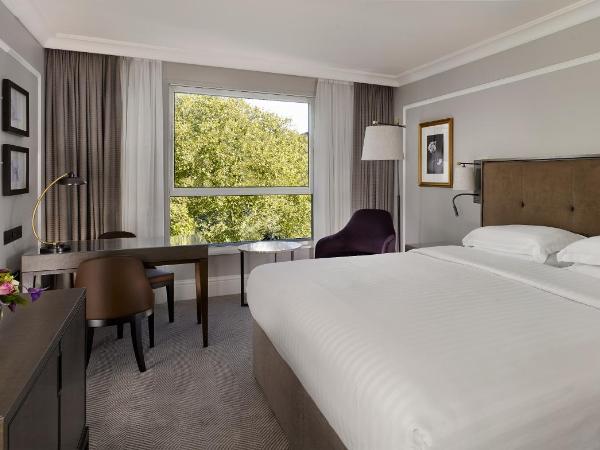Hyatt Regency London - The Churchill : photo 6 de la chambre chambre lit king-size - vue sur jardin