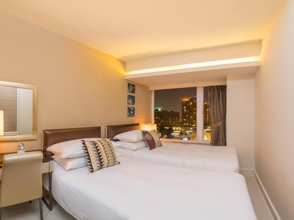Kowloon Harbourfront Hotel : photo 5 de la chambre suite 2 chambres quad - vue sur ville