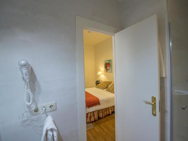 Hotel Alcántara : photo 4 de la chambre chambre double - rez-de-chaussée