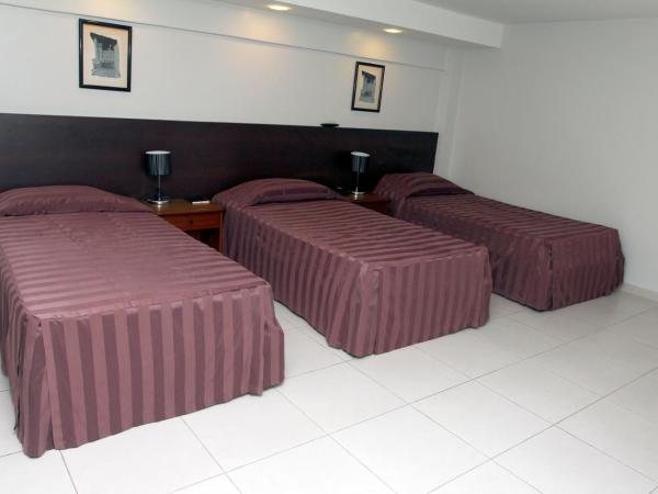 Hotel Plaza Apolo : photo 1 de la chambre chambre triple standard (3 lits)