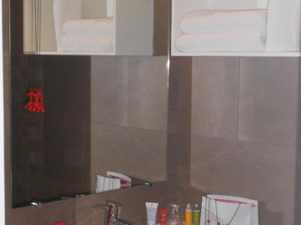 Cit'Hotel Avantici Gap : photo 2 de la chambre chambre familiale (4 adultes)