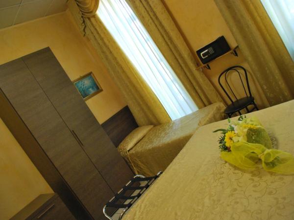 Hotel Antico Distretto : photo 4 de la chambre chambre quadruple