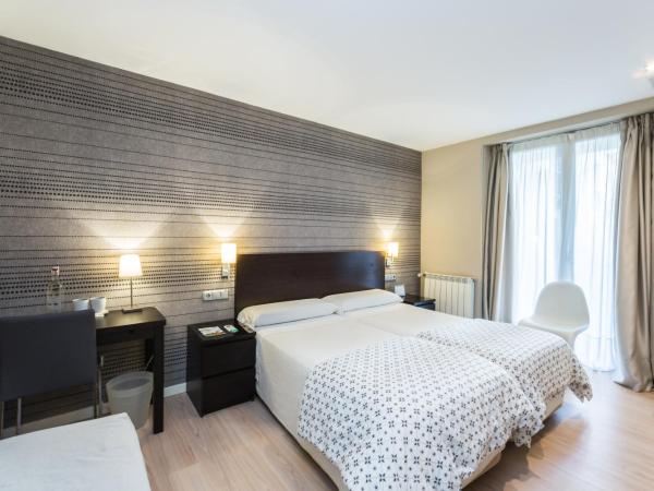 Pensión Altair : photo 3 de la chambre chambre double avec salle de bains privative