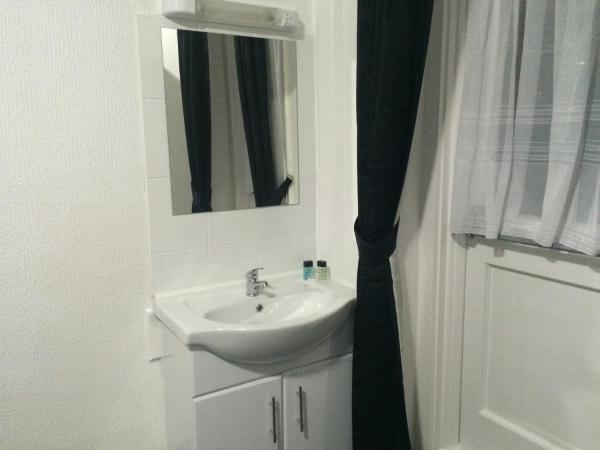 Maon Hotel : photo 3 de la chambre chambre double standard avec salle de bains commune