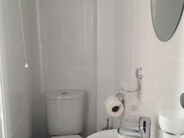 Maon Hotel : photo 7 de la chambre chambre double avec salle de bains privative