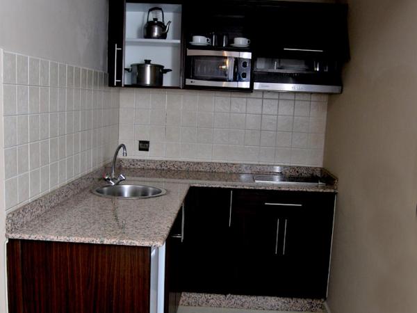 Suite Hotel Tilila : photo 10 de la chambre studio avec balcon (4 adultes et 1 enfant)