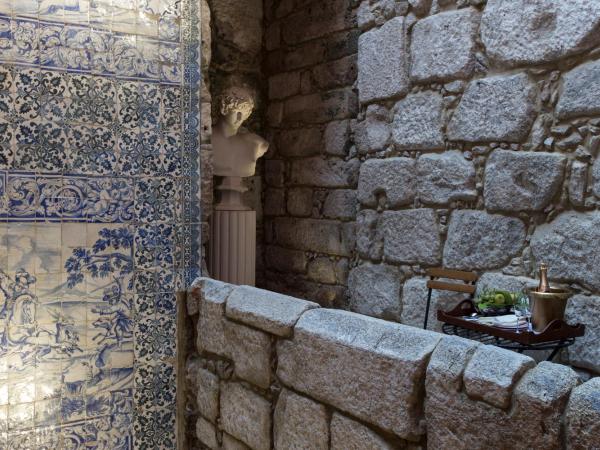 M Maison Particulière Porto : photo 4 de la chambre suite avec balcon