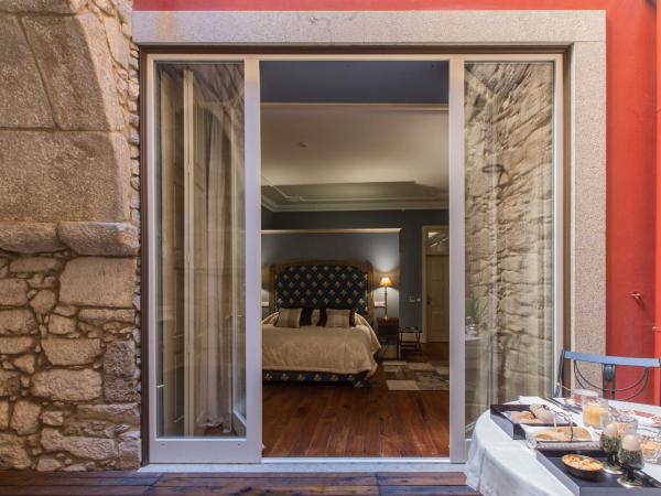 M Maison Particulière Porto : photo 4 de la chambre suite avec terrasse privée