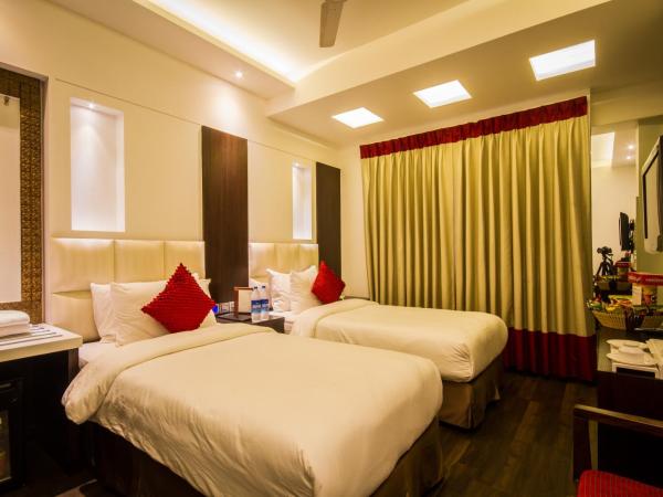 Hotel Grand Godwin - Near New Delhi Railway Station - Paharganj : photo 3 de la chambre chambre deluxe double ou lits jumeaux
