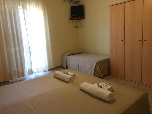 Hotel Riviera : photo 6 de la chambre chambre triple