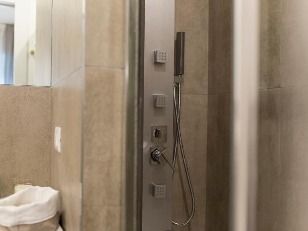 Frammenti : photo 4 de la chambre chambre double ou lits jumeaux avec salle de bains