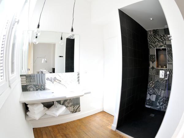 L'Hôtel Particulier Beziers : photo 9 de la chambre les grandes folies