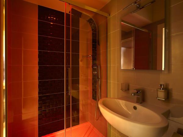 Hospitality Hotel : photo 7 de la chambre chambre double ou lits jumeaux