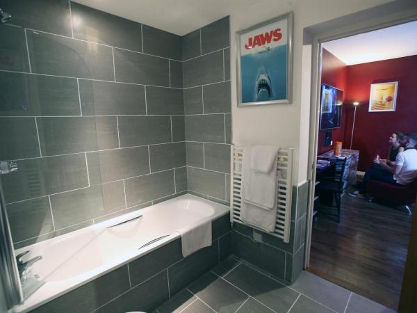 The Royal Hotel Cardiff : photo 3 de la chambre chambre cinéma