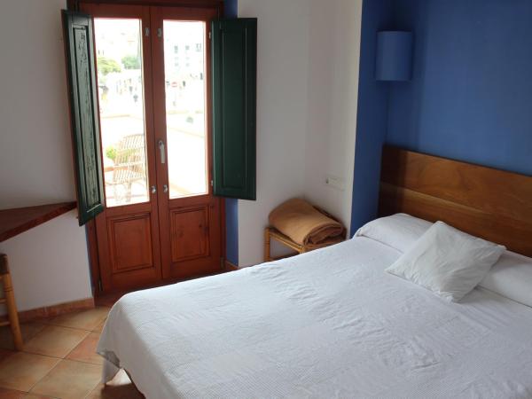 Hostal Cristina : photo 3 de la chambre chambre double ou lits jumeaux