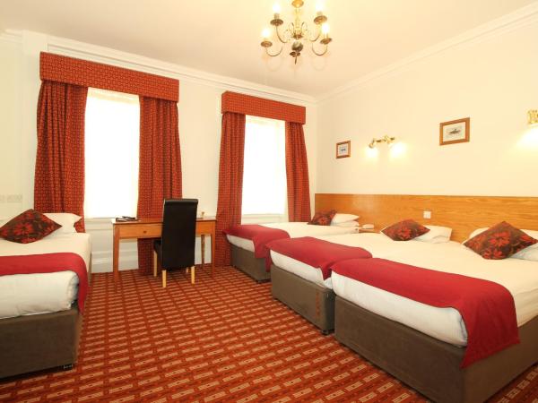 Castle Hotel : photo 5 de la chambre chambre familiale (2 adultes et 2 enfants)