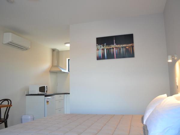 319 Addington Motel : photo 4 de la chambre studio lit queen-size avec baignoire (2 adultes)