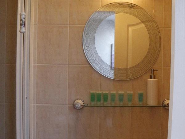 Adams Guest House : photo 9 de la chambre chambre familiale (3 adultes)