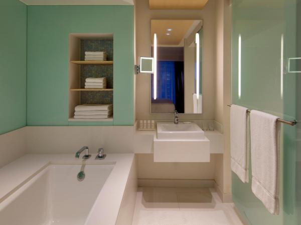 Radisson Blu Aqua Hotel, Chicago : photo 1 de la chambre suite lit king-size ambassadeur - vue sur parc - non-fumeurs