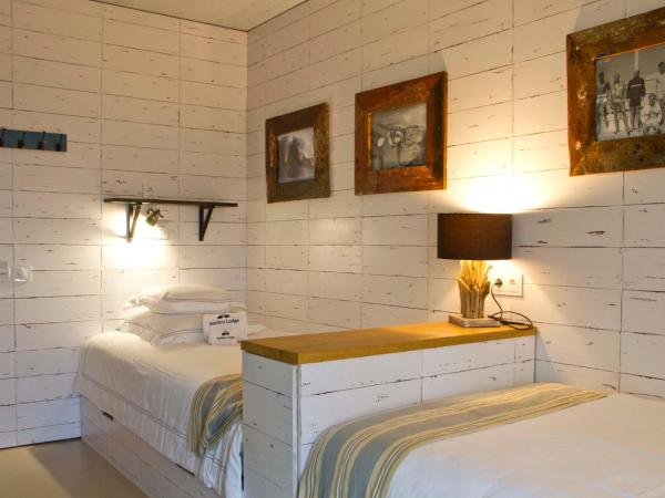 Surfers Lodge Peniche : photo 3 de la chambre chambre lits jumeaux standard