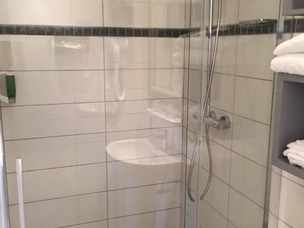 Grand Hotel de L'Univers : photo 4 de la chambre chambre double ou lits jumeaux supérieure