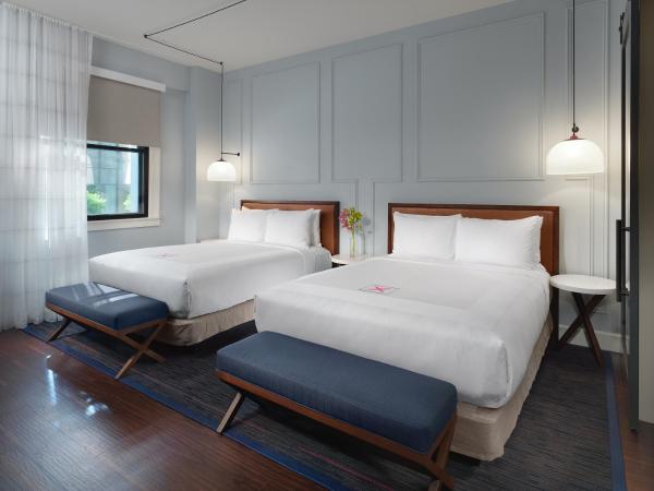 Axiom Hotel : photo 1 de la chambre chambre premium avec 2 lits queen-size - accessible aux personnes à mobilité réduite