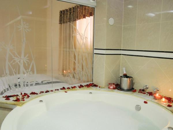 Floresta Tucuruvi (Adult Only) : photo 10 de la chambre suite deluxe avec baignoire spa