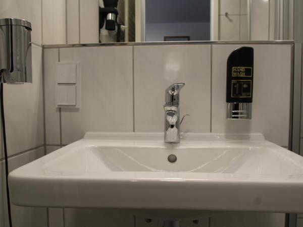 Goethe Conference Hotel by Trip Inn : photo 8 de la chambre chambre quadruple
