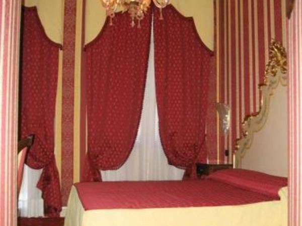 Hotel Belle Epoque : photo 7 de la chambre chambre double ou lits jumeaux