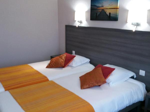 Cit'Hotel Du Port Rhu : photo 4 de la chambre chambre double avec bain & lit d'appoint - vue port rhu